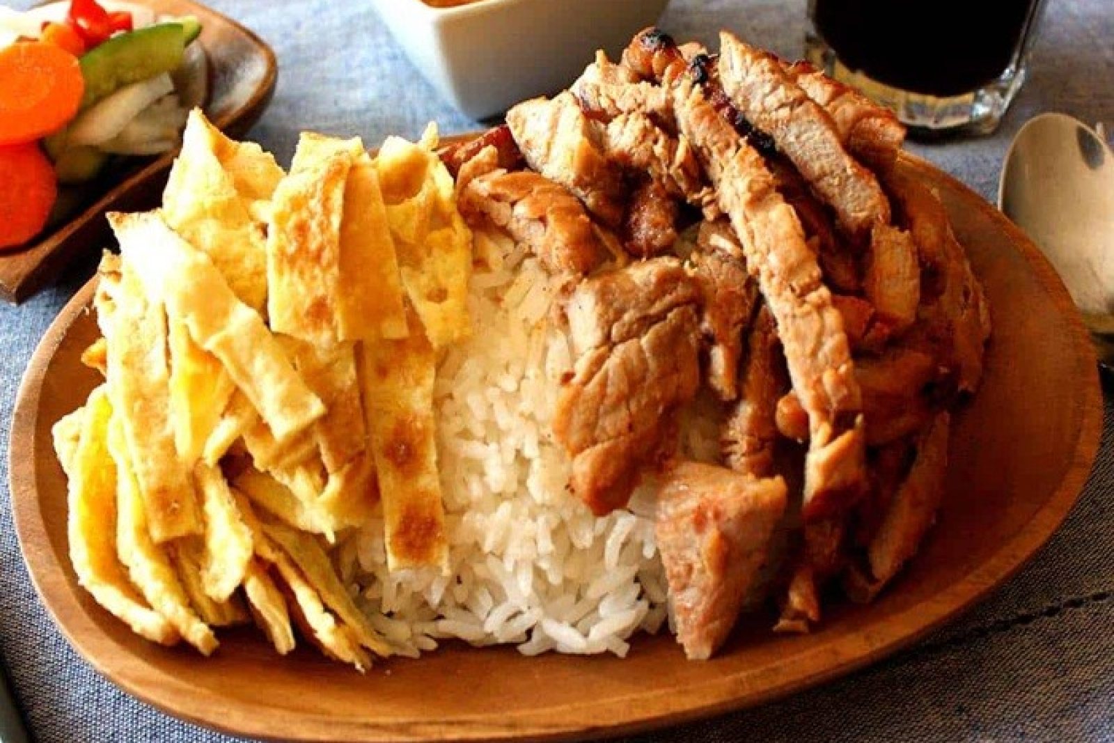Bai Sach Chrouk – Grilled Pork z Ryżem
