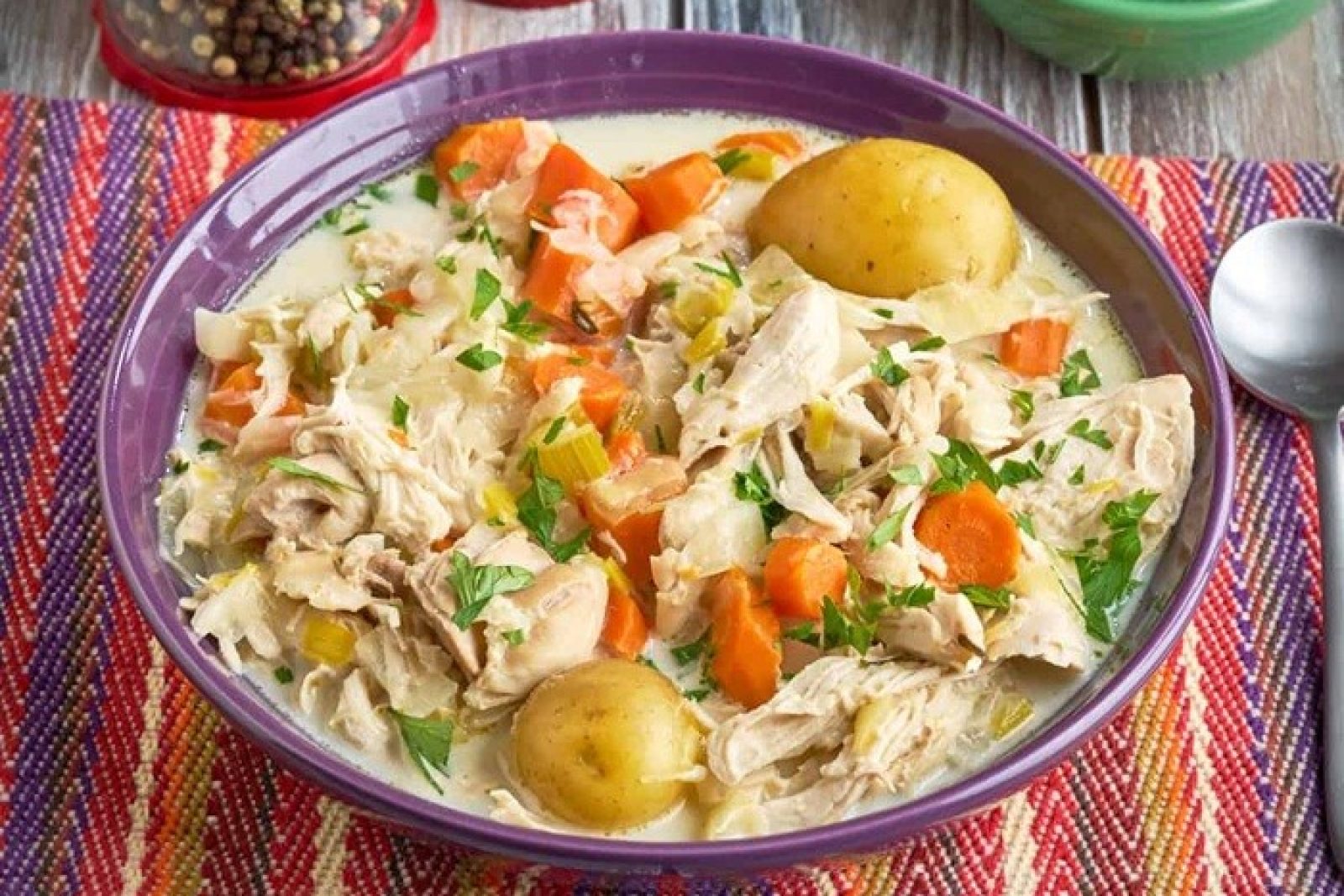 Belgijski Zupa Wodna z Kurczakiem