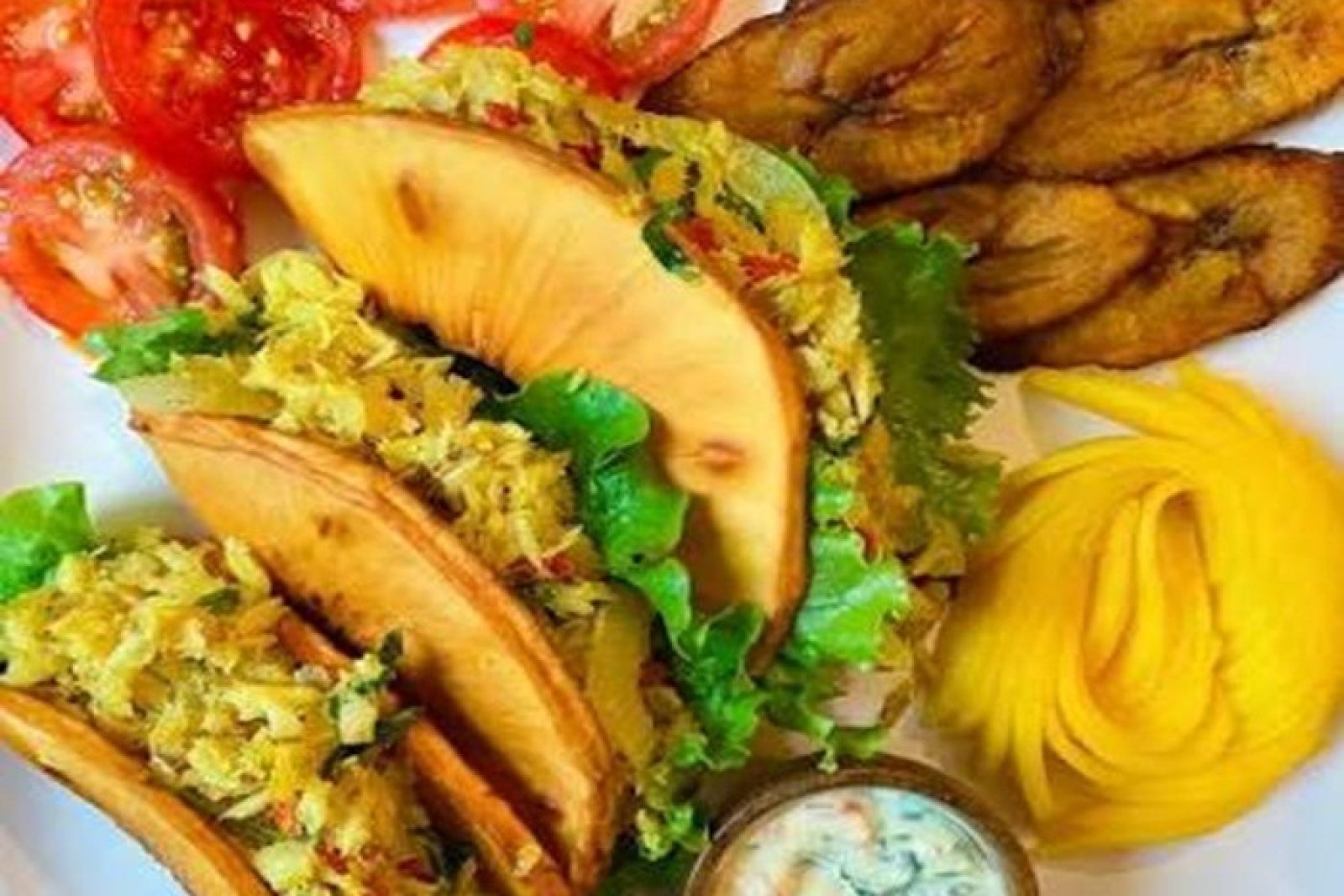 Taco z bułką owocową