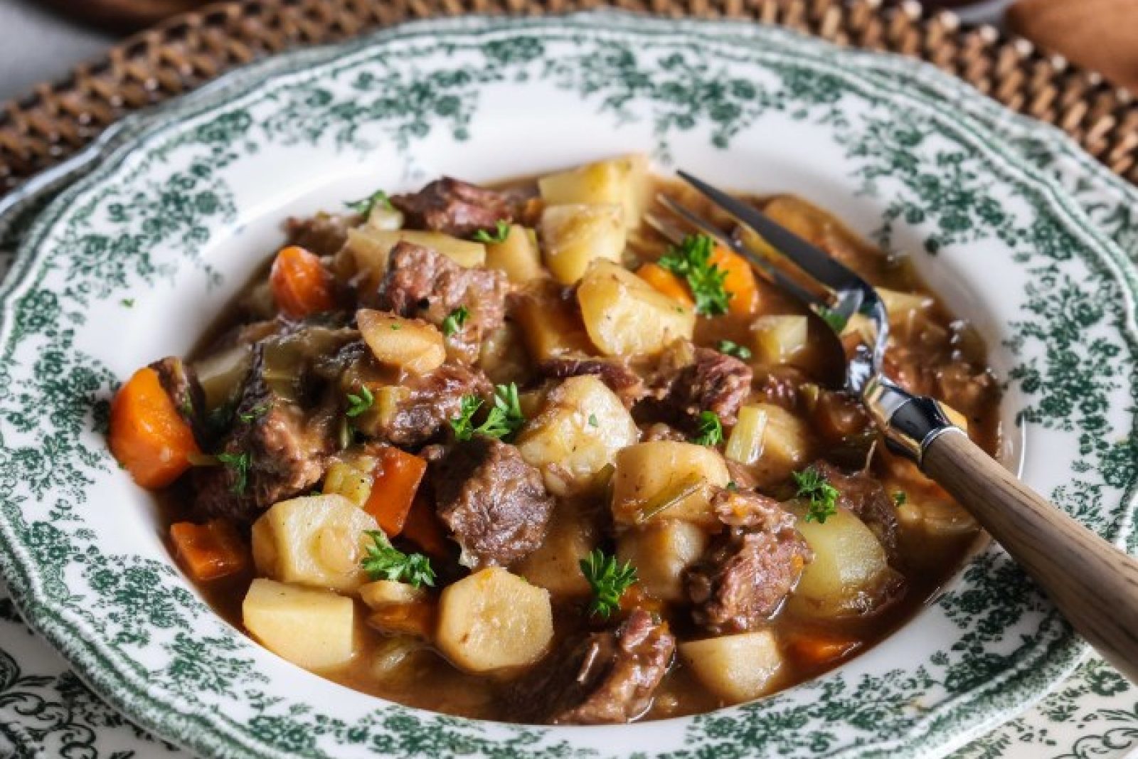 Brun Lapskaus (Norwegian Beef Vegetable Stew)