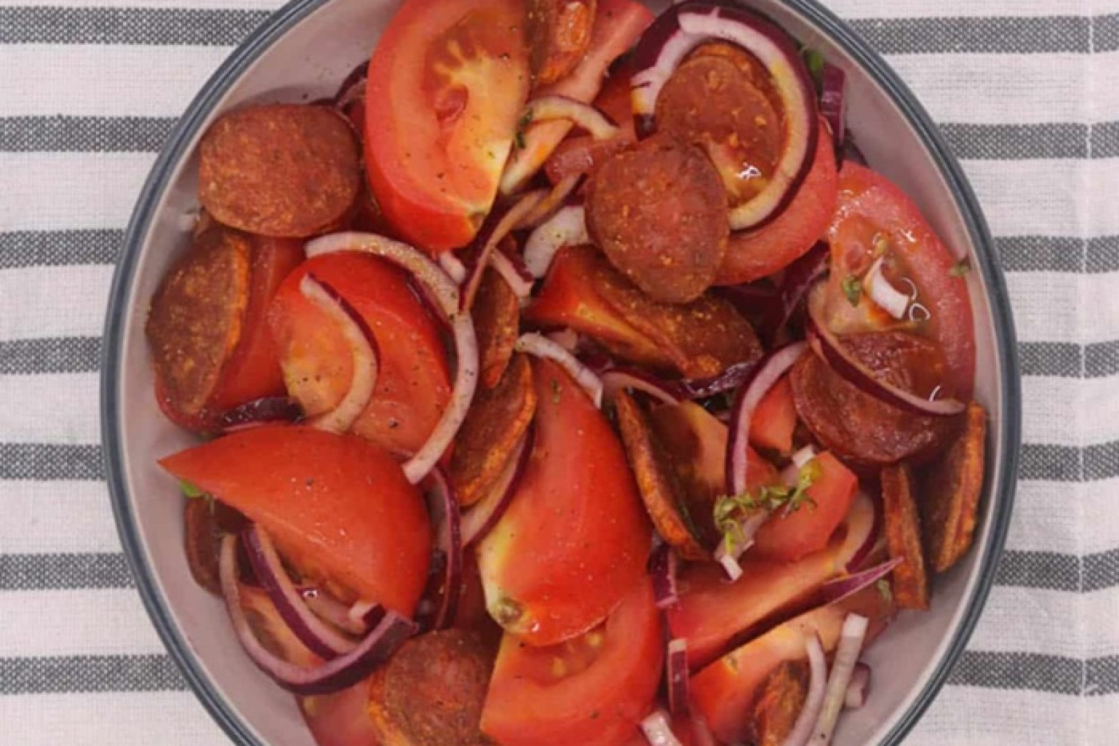 Sałatka z Chorizo i Pomidorów